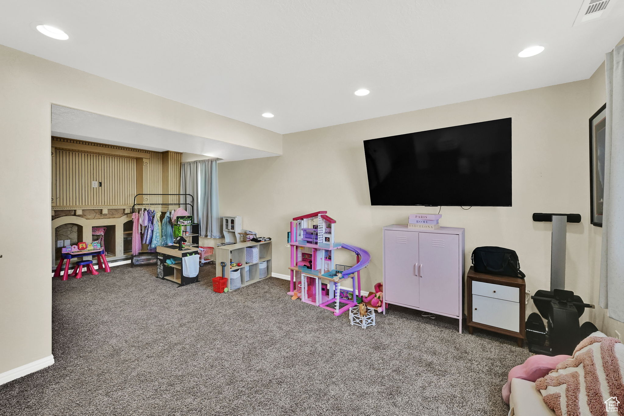 BUSH ESTATES - Residential