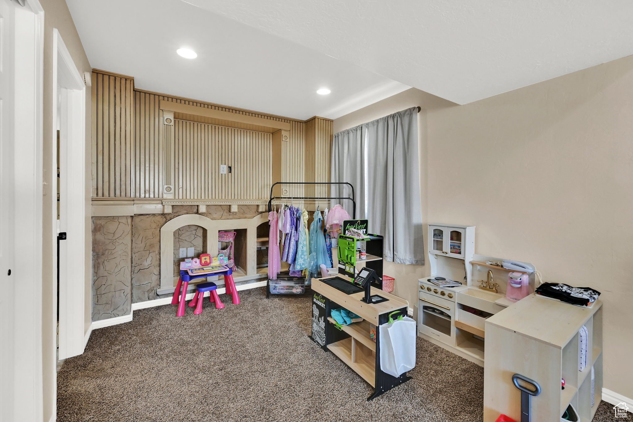 BUSH ESTATES - Residential
