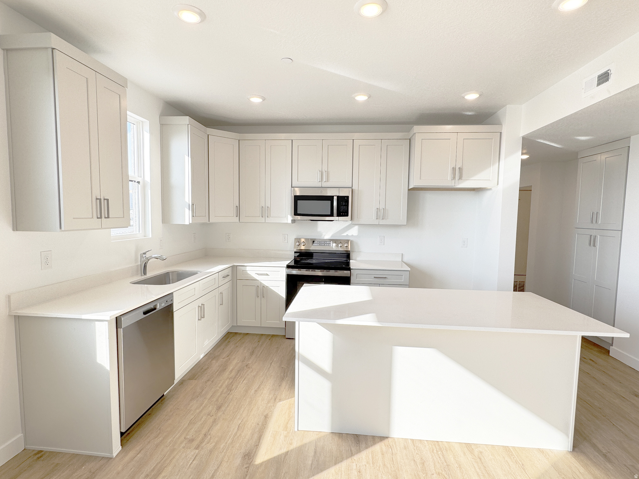 DAYBREAK - Residential