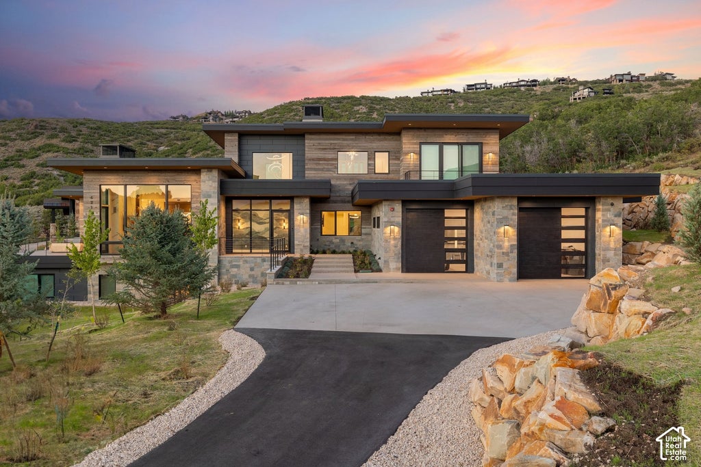 Photo of 621 E CANYON GATE RD, Park City, UT 84098 (MLS # 2188167)
