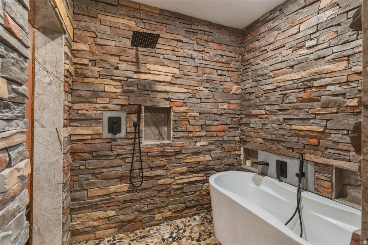 RADFORD HILLS - Residential