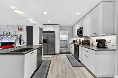 Tiny photo for 1771 E FIELDCREST LN, Holladay, UT 84117 (MLS # 2127976)