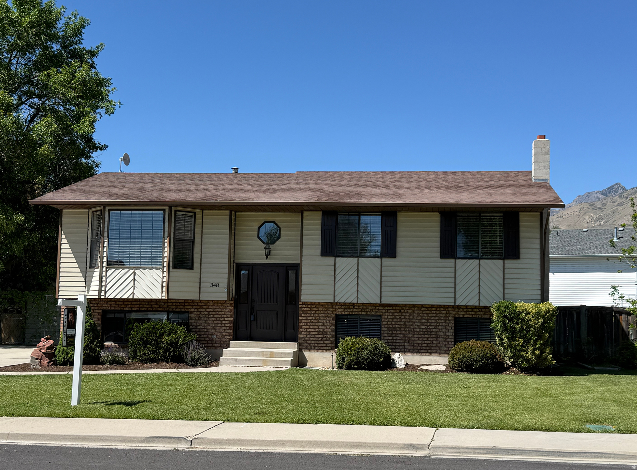 COUNTRY MEADOW - Residential