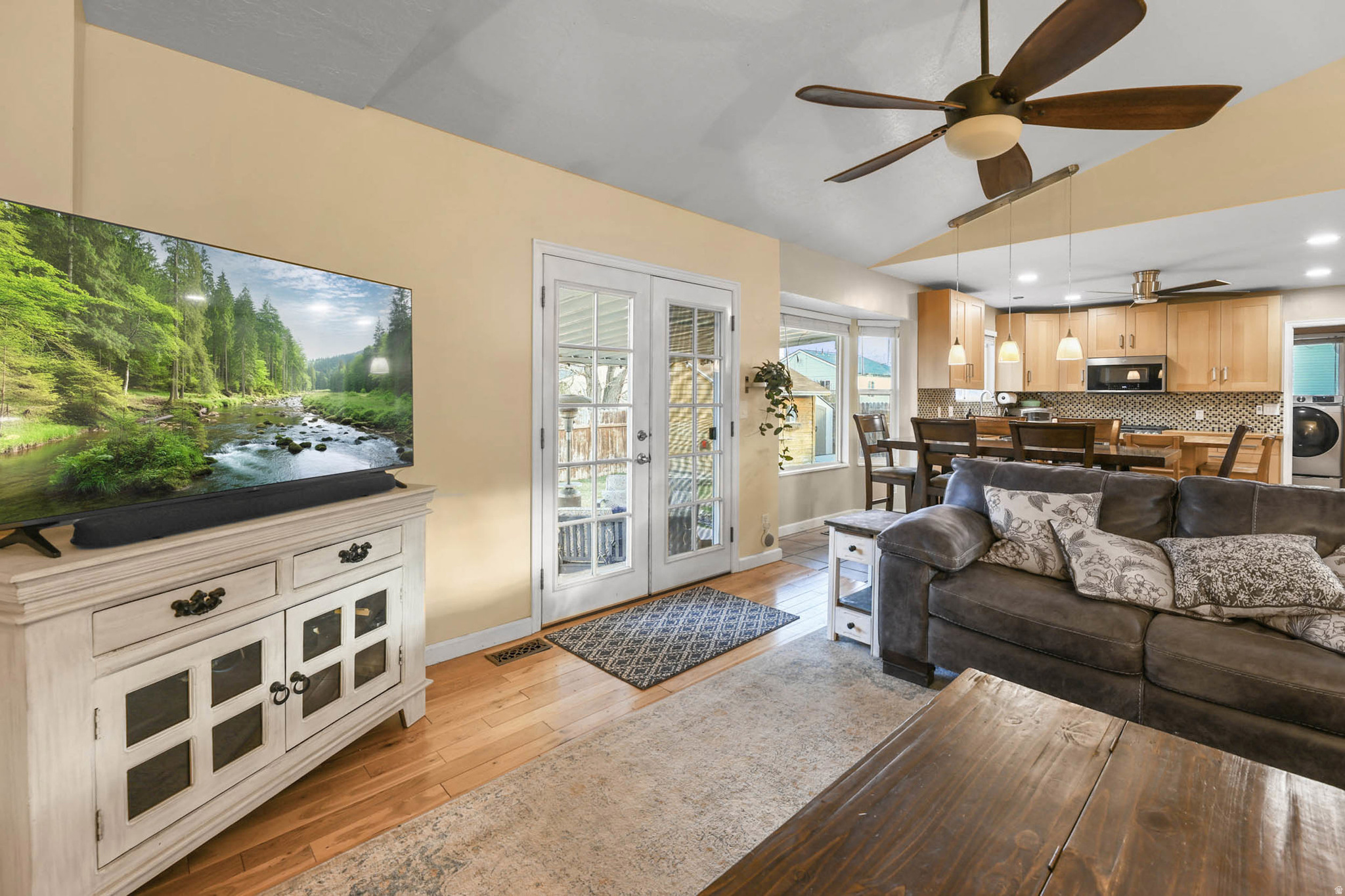 EVERGREEN FARMS - Residential