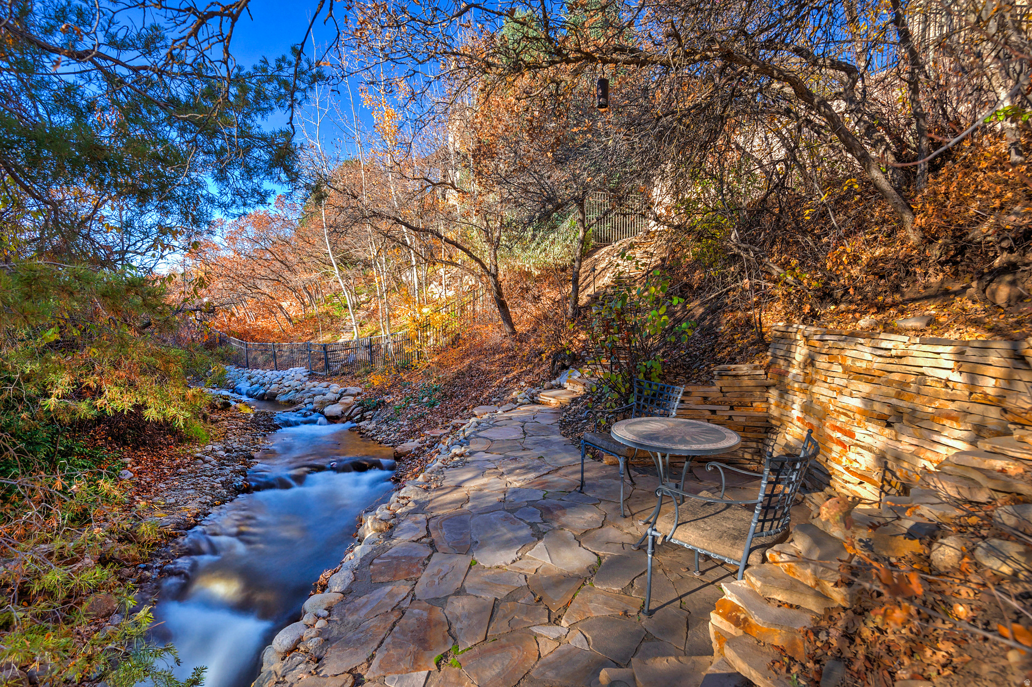 FALCON COVE - Residential