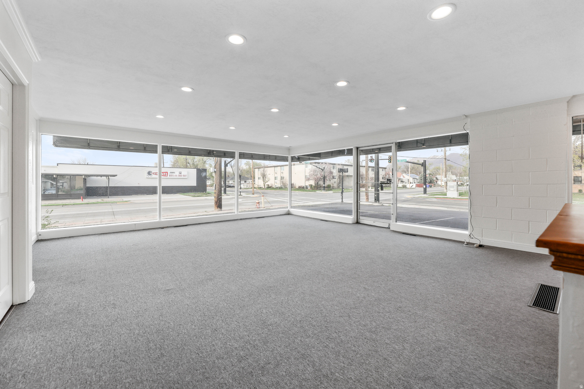 PARK - Commercial Sale
