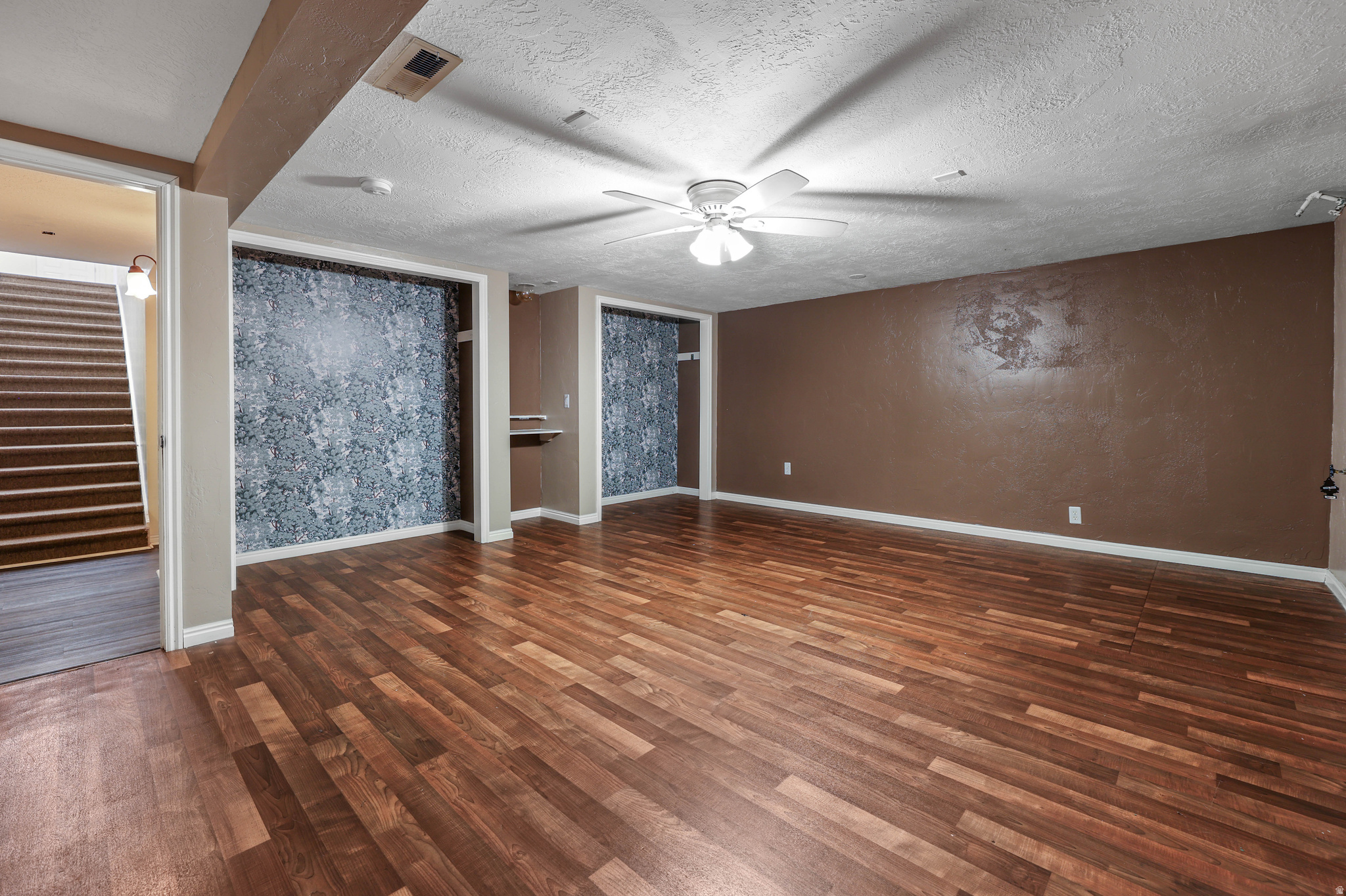PARK - Commercial Sale