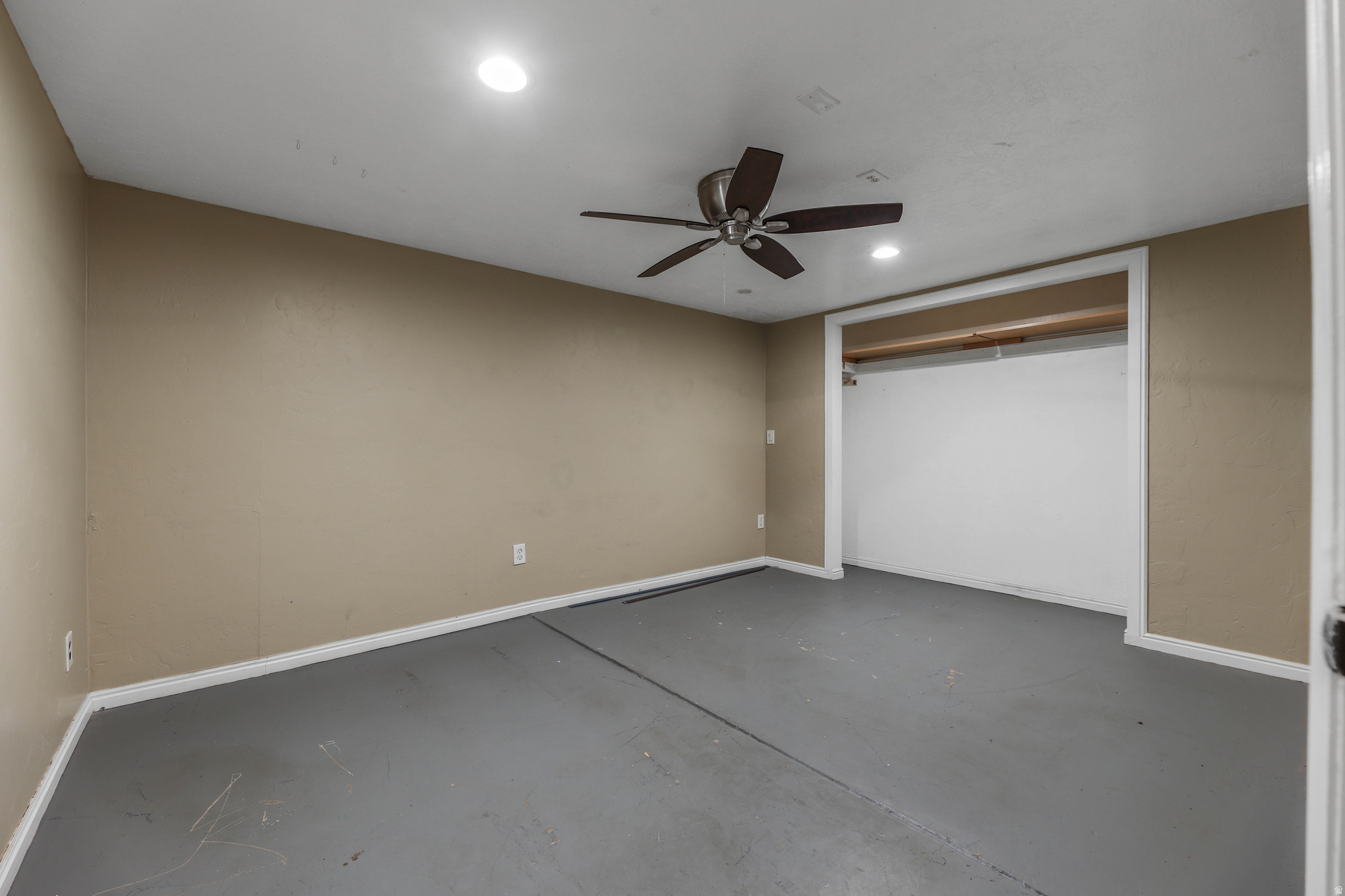 PARK - Commercial Sale