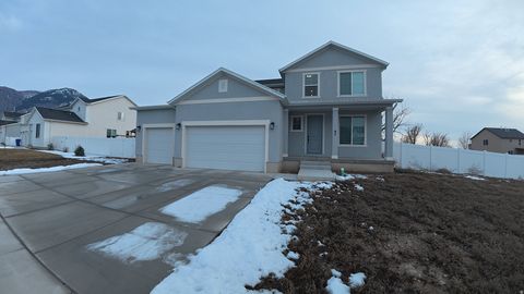 Photo of 97 W 2200 N, Harrisville, UT 84414 (MLS # 2134542)