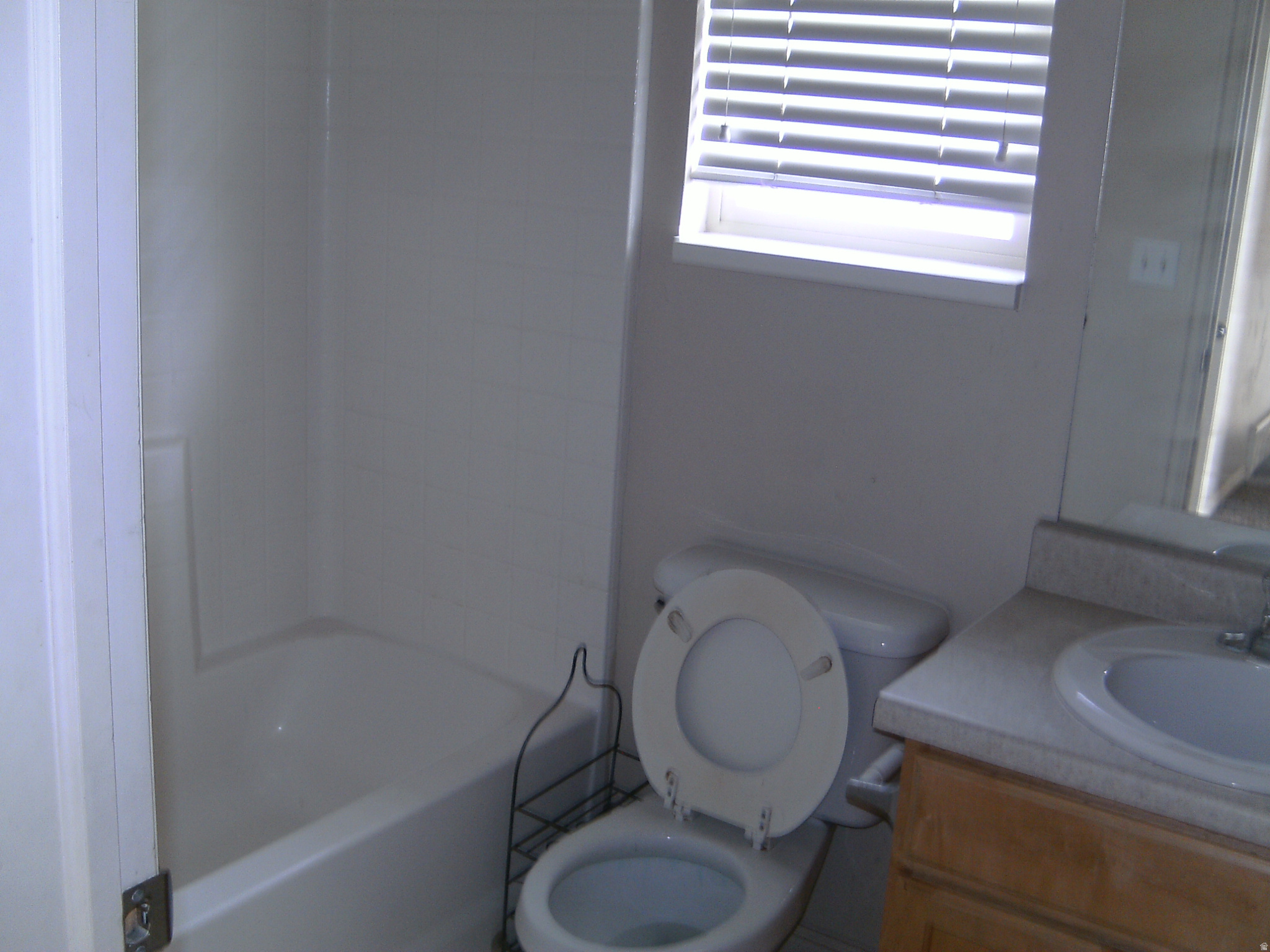 FREEDOM ESTATES - Residential Lease