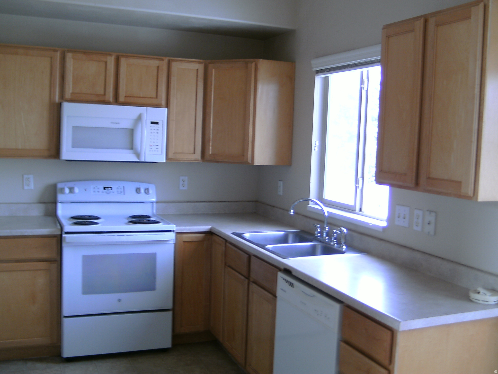 FREEDOM ESTATES - Residential Lease