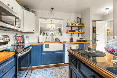 Tiny photo for 886 E HAMLET CIR N, Midway, UT 84049 (MLS # 2183501)