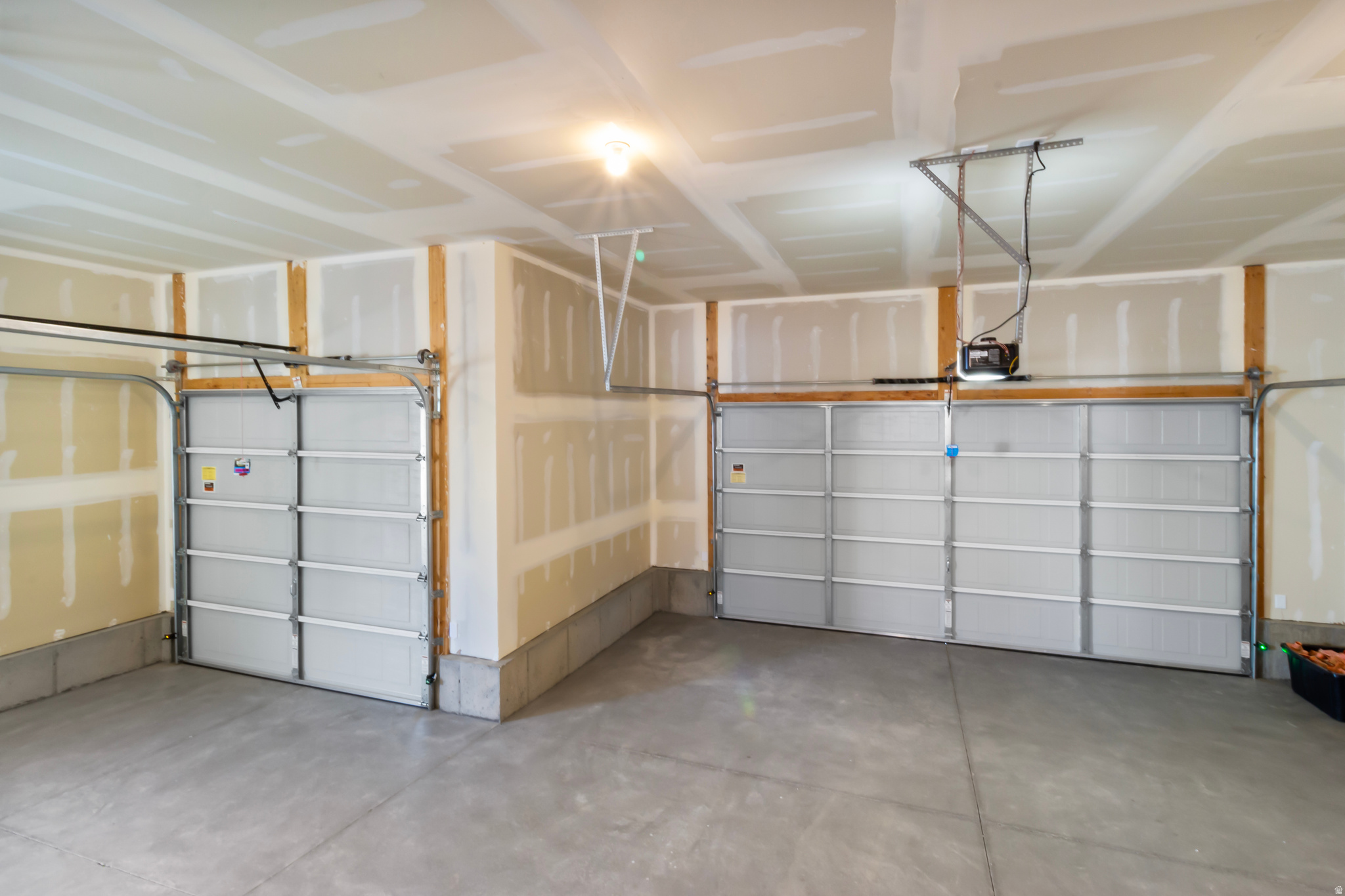 RIVER'S EDGE - Residential