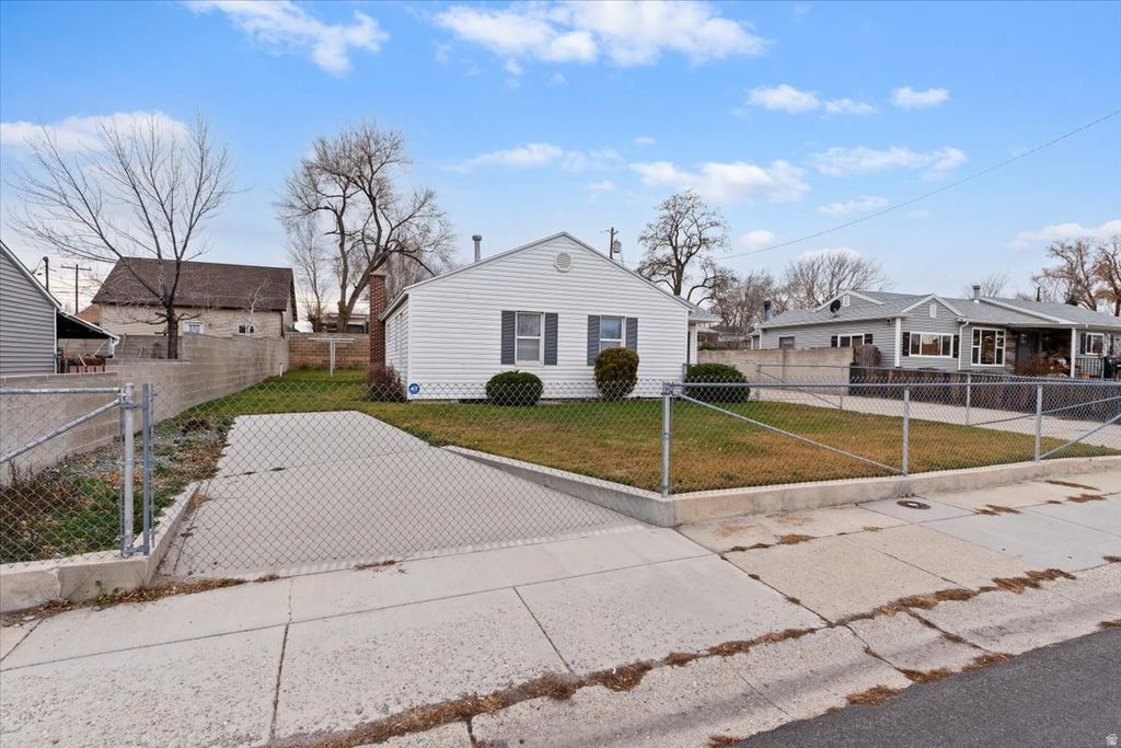 Photo of 4309 W 5500 S, Kearns, UT 84118 (MLS # 2128024)