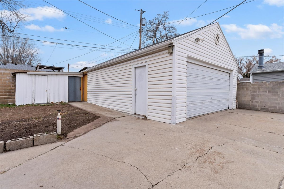 KEARNS TOWNSITE - Residential