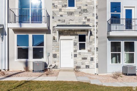 Tiny photo for 1068 S 2760 E, Spanish Fork, UT 84660 (MLS # 2097715)