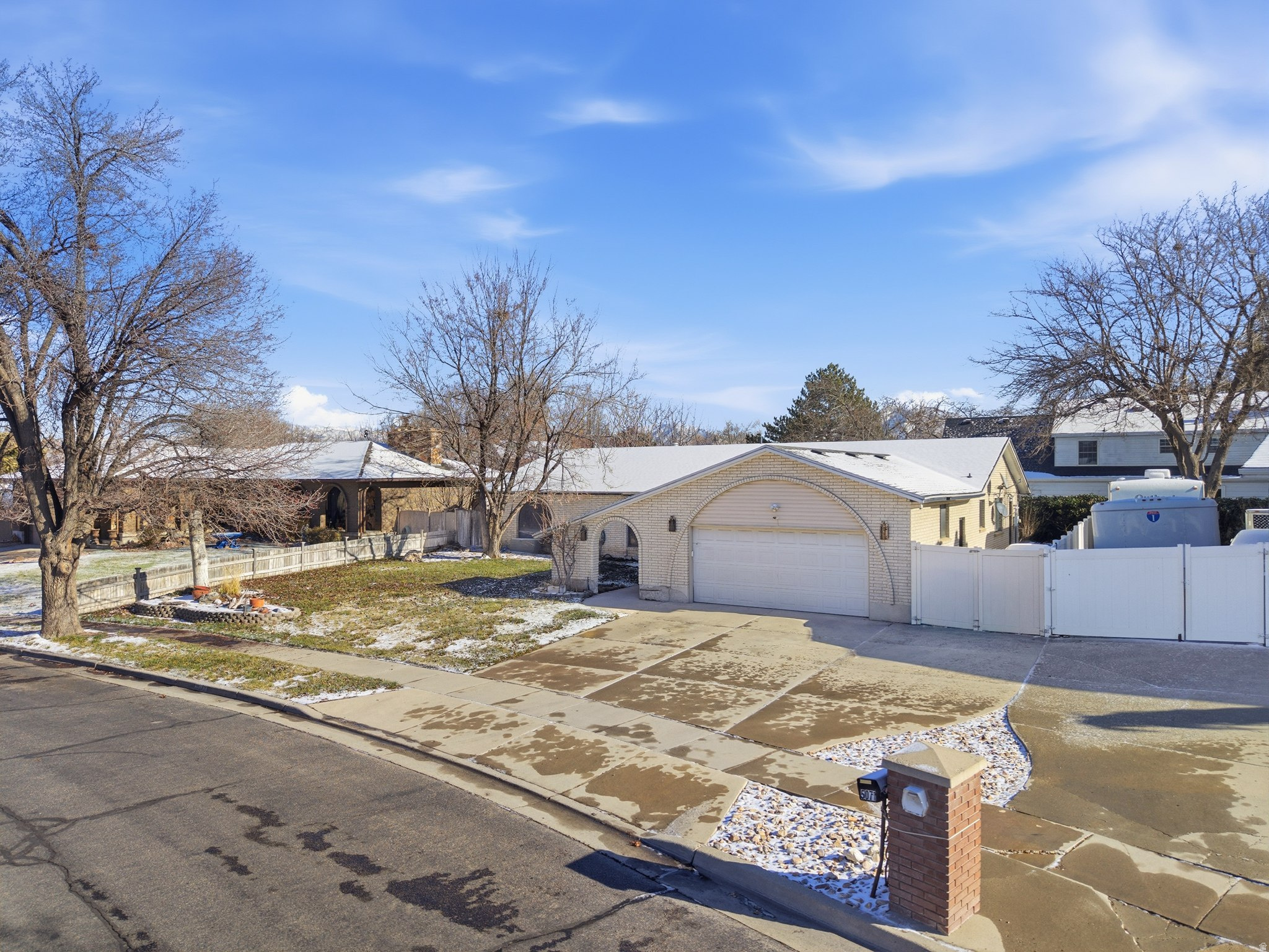 CLOVER CREST - Residential