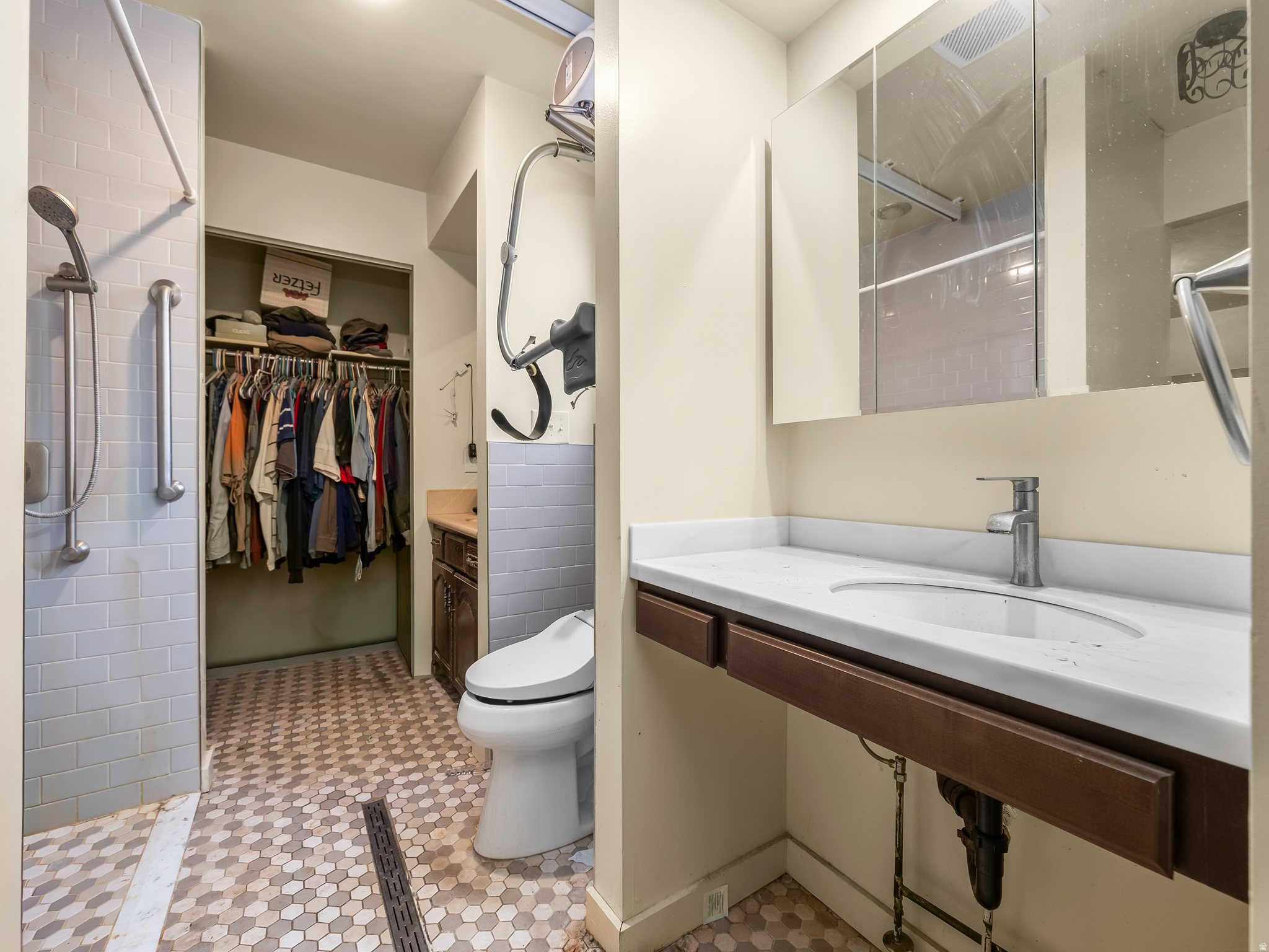 CLOVER CREST - Residential