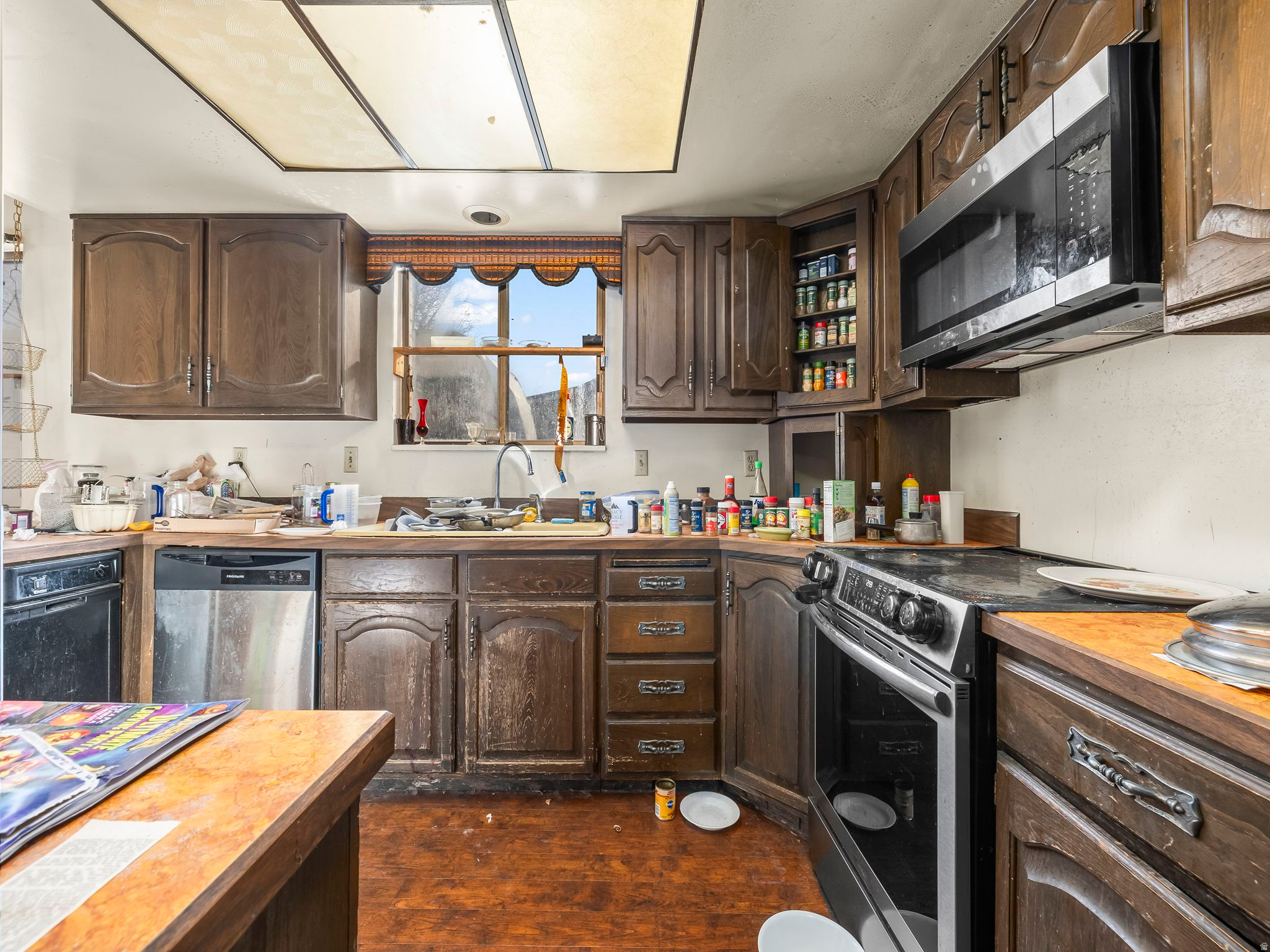 CLOVER CREST - Residential