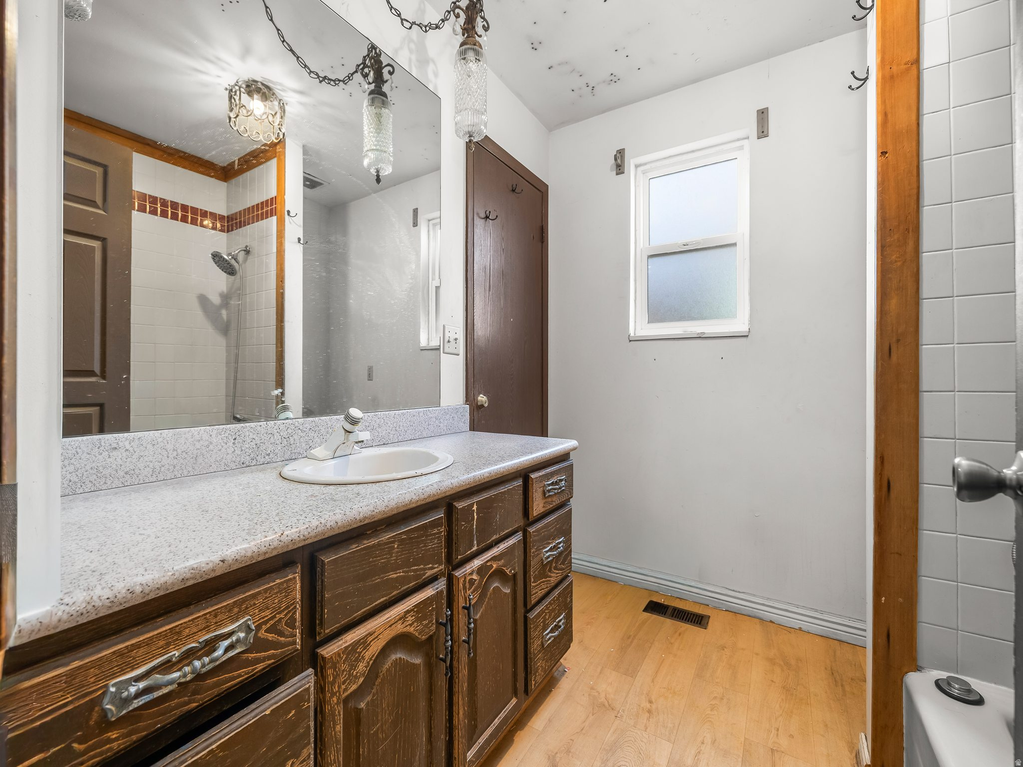 CLOVER CREST - Residential