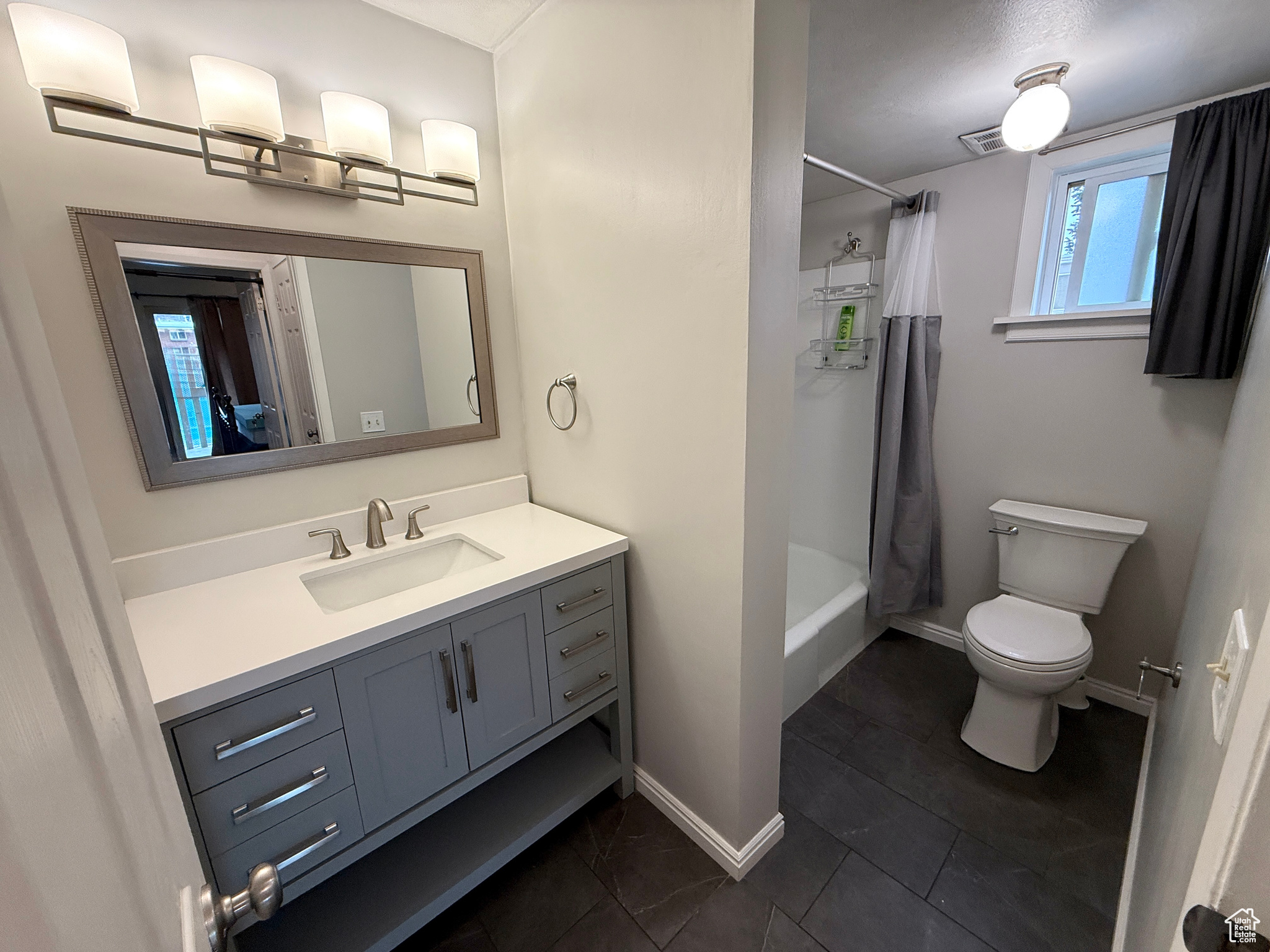 AIX LA CHAPE - Residential