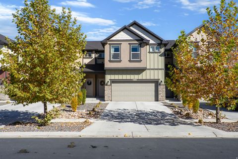 Photo of 812 N OLD FORT DR, Spanish Fork, UT 84660 (MLS # 2122618)