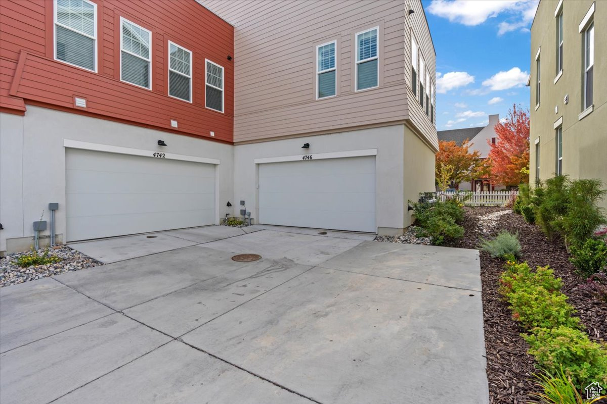 DAYBREAK MARINA - Residential