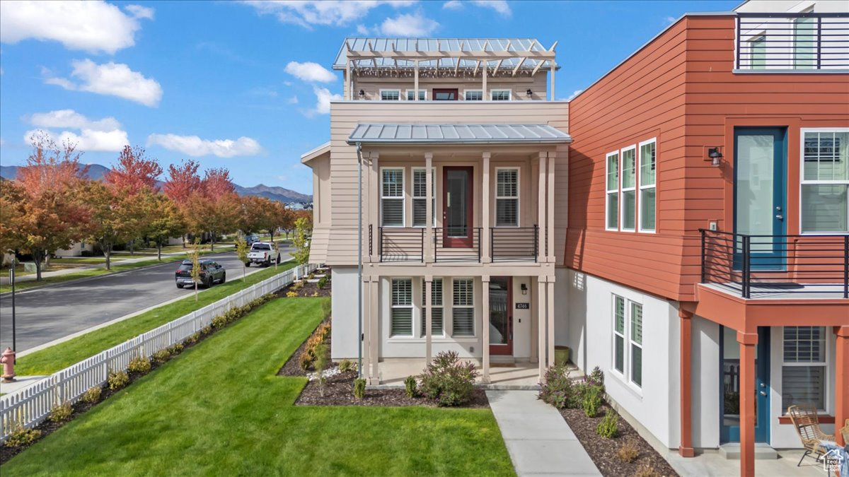 DAYBREAK MARINA - Residential