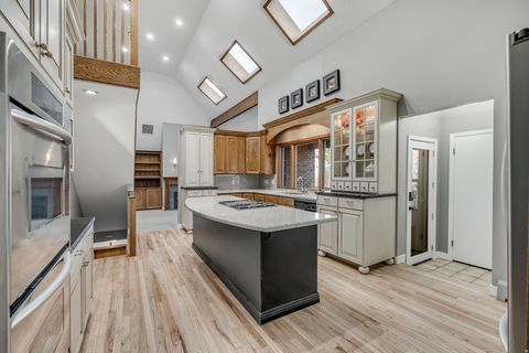 Tiny photo for 3071 E 7335 S, Cottonwood Heights, UT 84121 (MLS # 2135725)