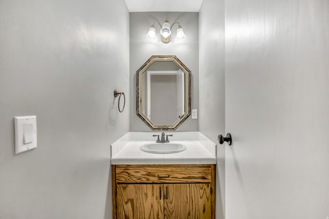 Tiny photo for 3071 E 7335 S, Cottonwood Heights, UT 84121 (MLS # 2135725)