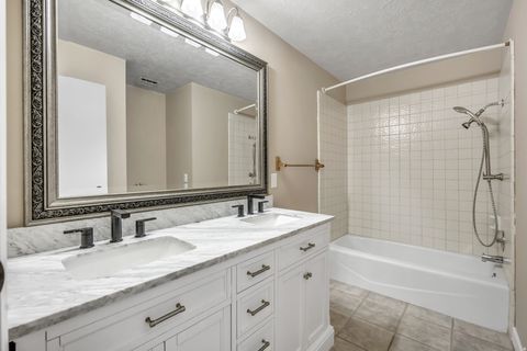 Tiny photo for 3071 E 7335 S, Cottonwood Heights, UT 84121 (MLS # 2135725)