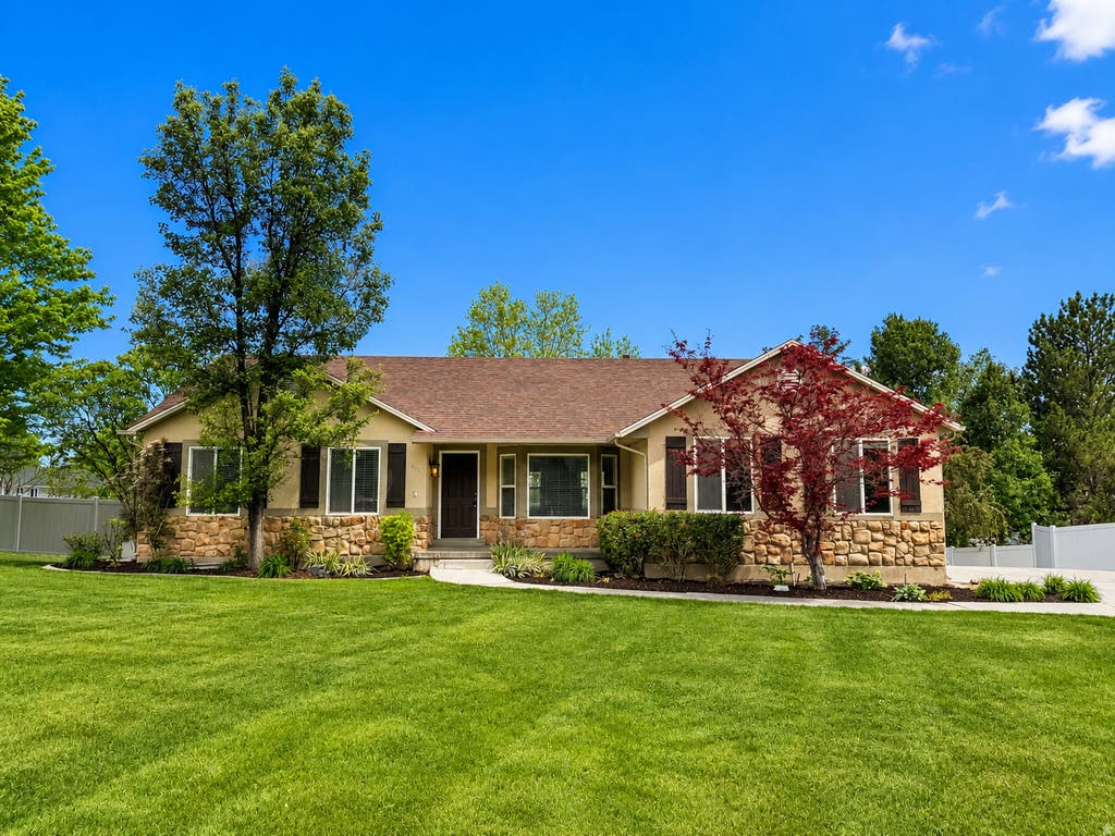 Photo of 477 N 800 E, Lindon, UT 84042 (MLS # 2163457)