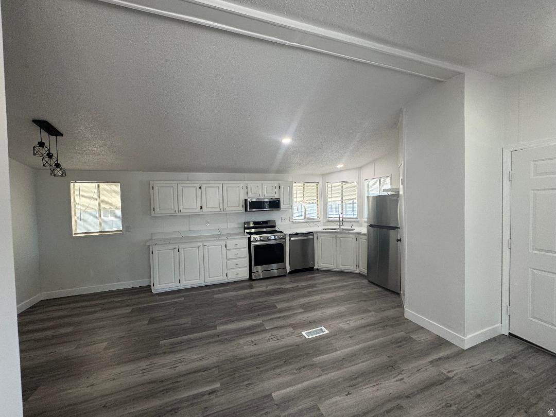 MAJESTIC OAKS - Residential