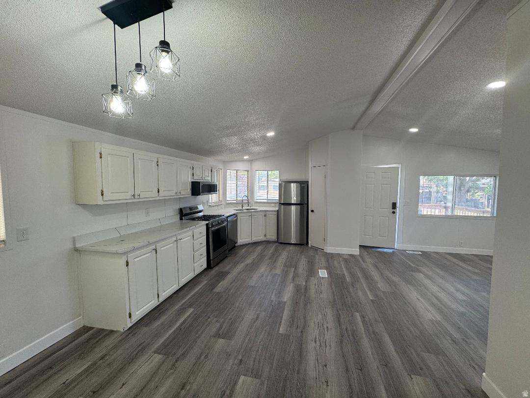 MAJESTIC OAKS - Residential