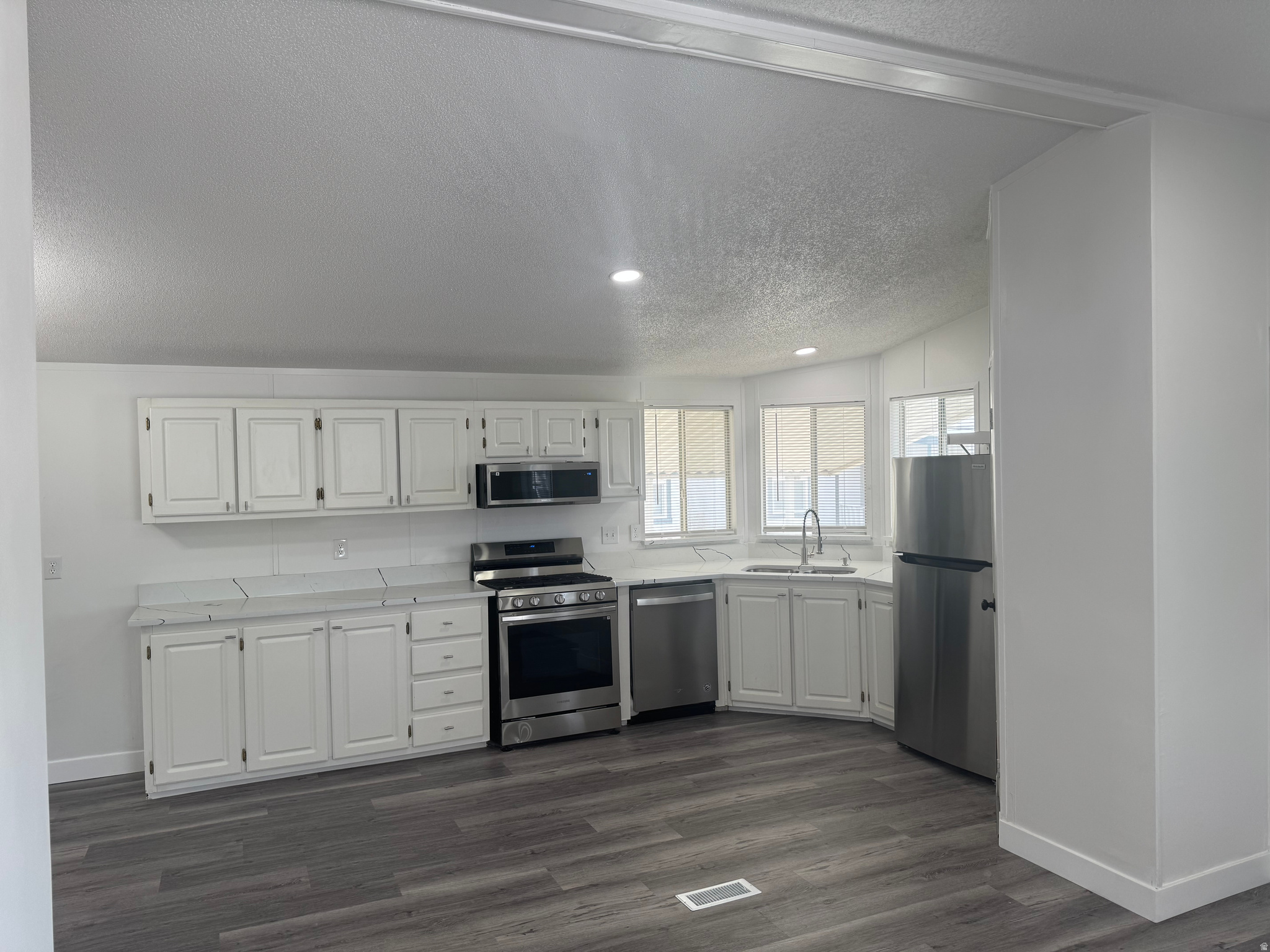 MAJESTIC OAKS - Residential
