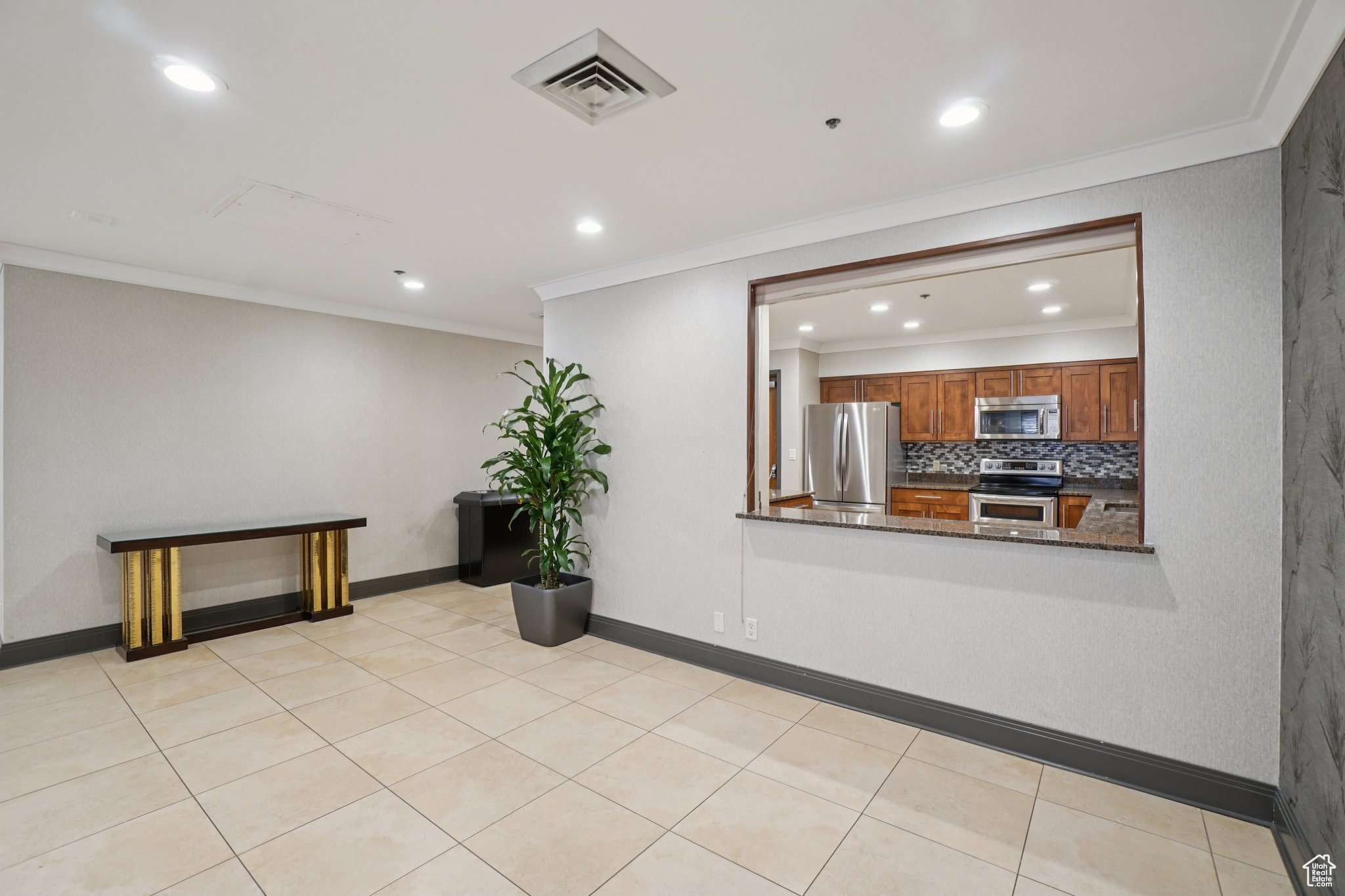 AMERICAN TOWERS - Residential