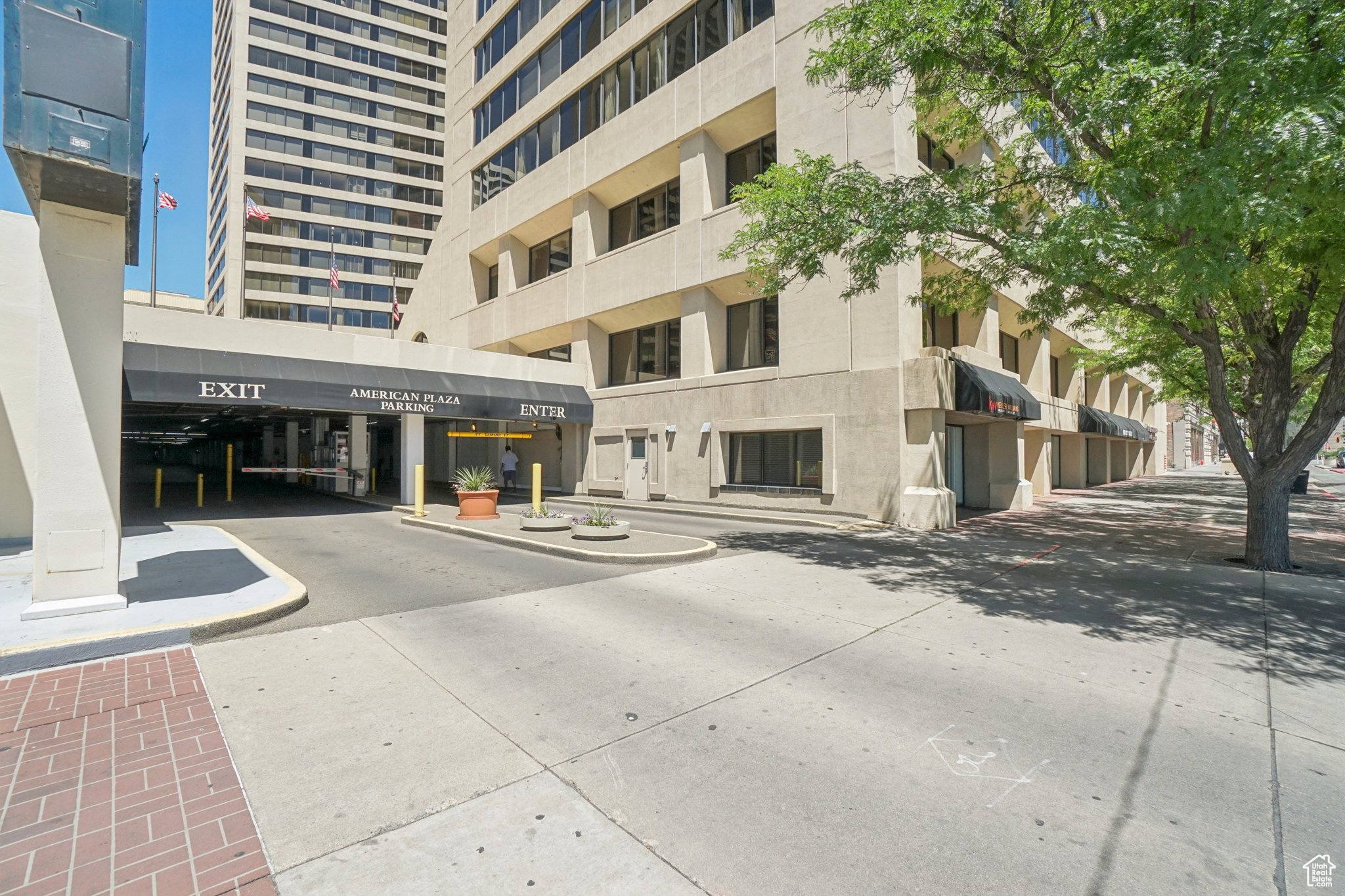 AMERICAN TOWERS - Residential