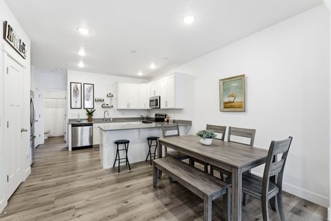 Tiny photo for 39 N 300 W, Santaquin, UT 84655 (MLS # 2144283)