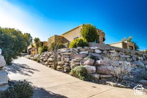 PARAGON COVE TOWNHOMES AT STONECLIFF PH - Residential