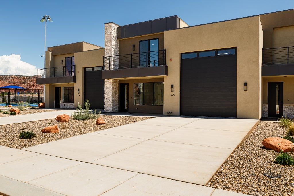 Photo of 425 W MOMORI CIR #A5, Kanab, UT 84741 (MLS # 2174018)