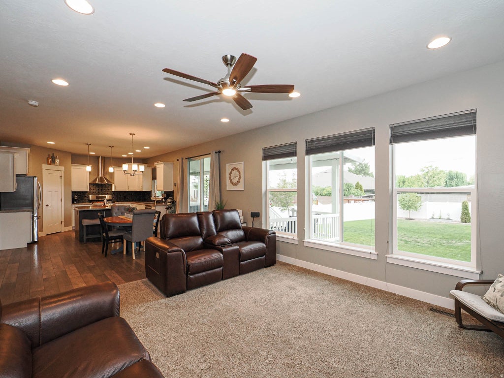 Photo of 549 E VIRGINIA ST, Murray, UT 84107 (MLS # 2181444)