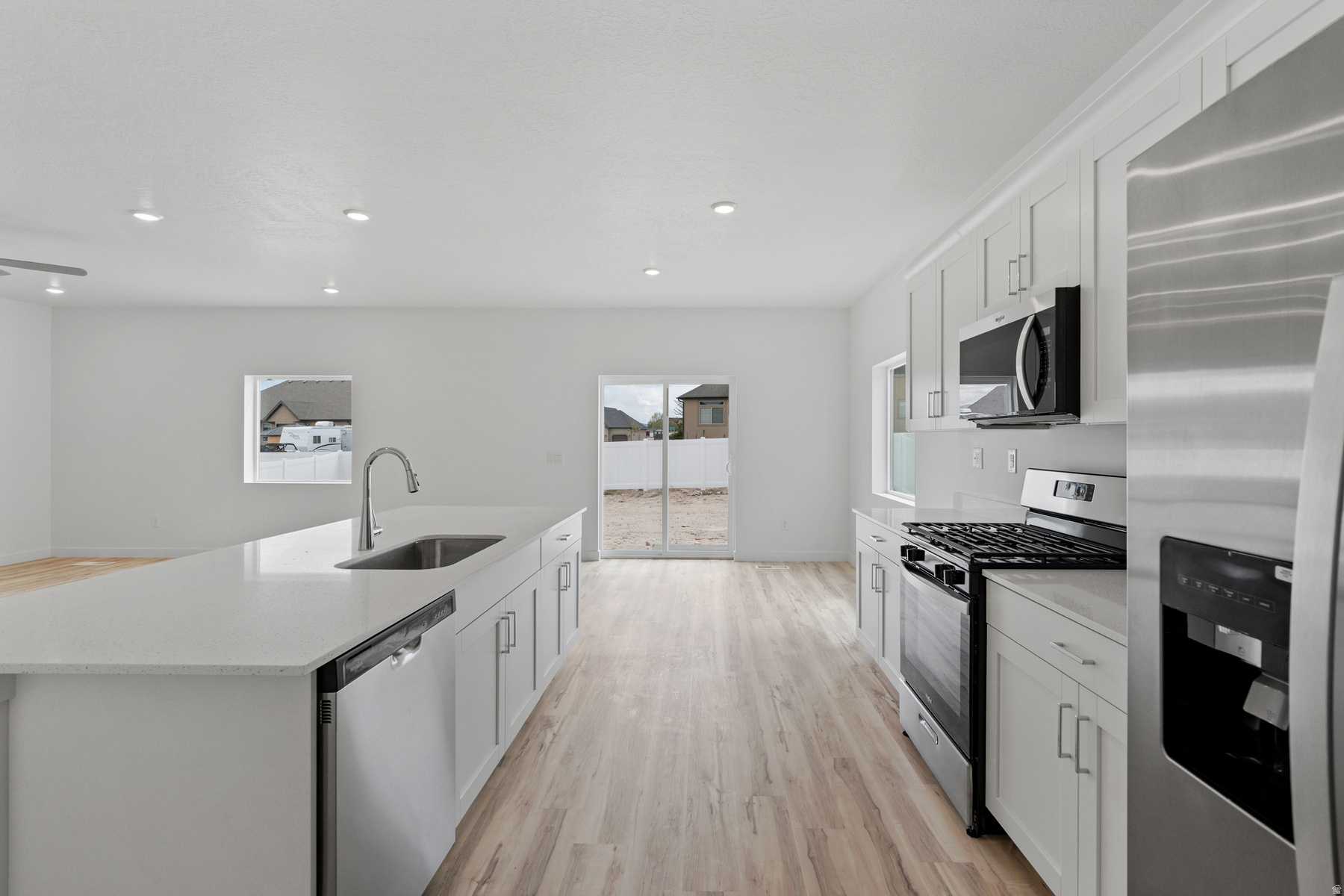 DESERT EDGE - Residential