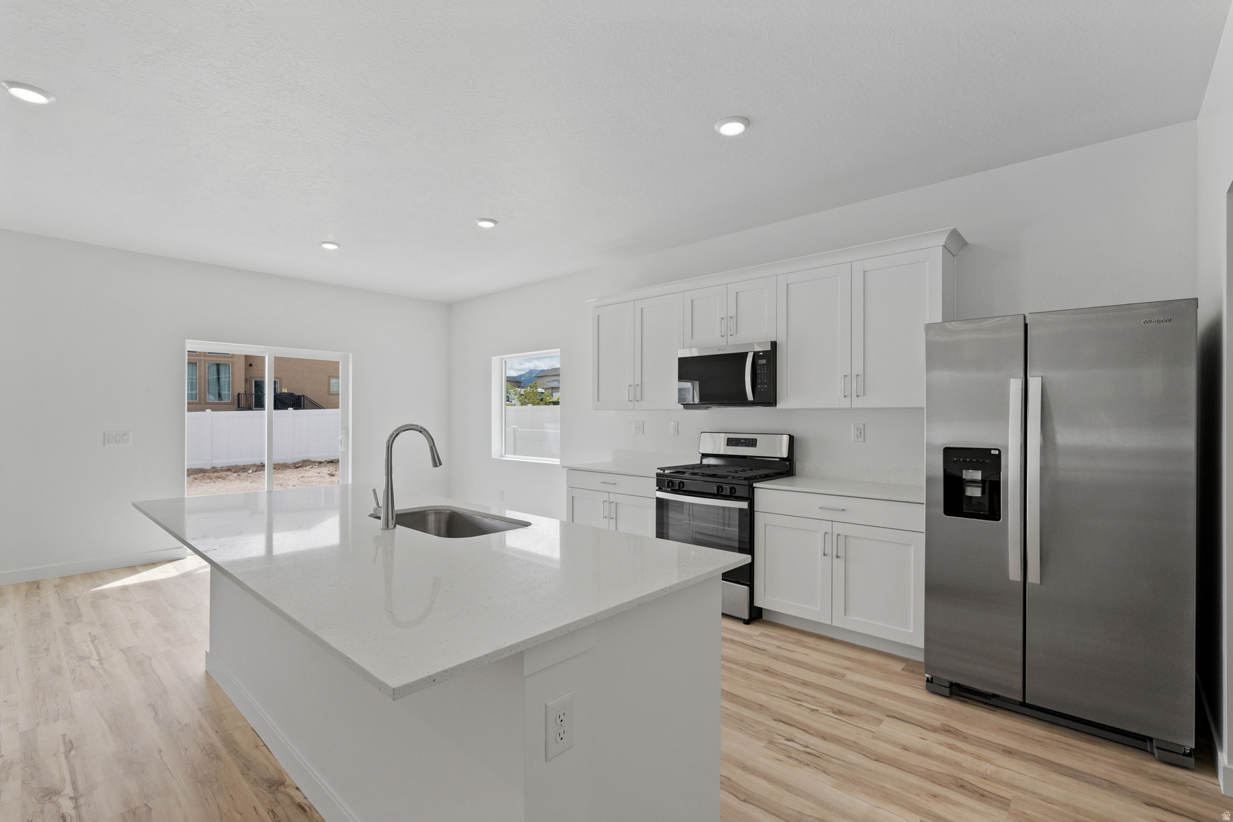DESERT EDGE - Residential