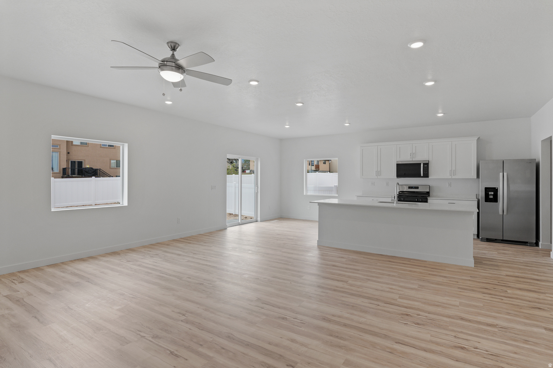 DESERT EDGE - Residential