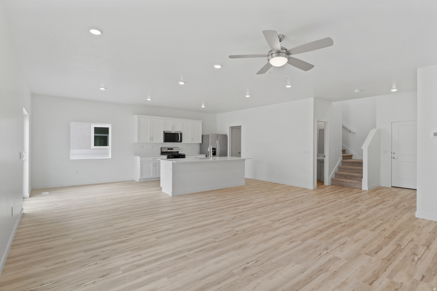 DESERT EDGE - Residential