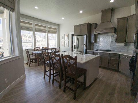 Tiny photo for 1087 S 850 E, Salem, UT 84653 (MLS # 2121367)