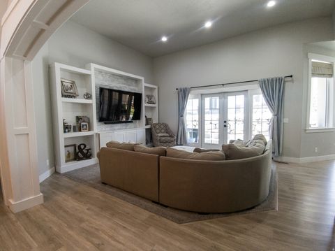 Tiny photo for 1087 S 850 E, Salem, UT 84653 (MLS # 2121367)