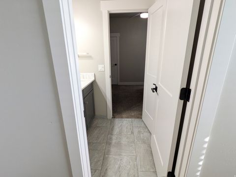 Tiny photo for 1087 S 850 E, Salem, UT 84653 (MLS # 2121367)