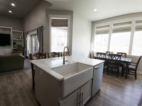 Tiny photo for 1087 S 850 E, Salem, UT 84653 (MLS # 2121367)