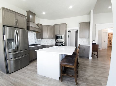 Tiny photo for 1087 S 850 E, Salem, UT 84653 (MLS # 2121367)